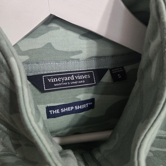 Vineyard Vines Dreamcloth Relaxed Shep Quarter Zip Shirt In Camo Dune Green - Picture 13 of 15
